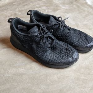 Black Nike Free Run Flyknit